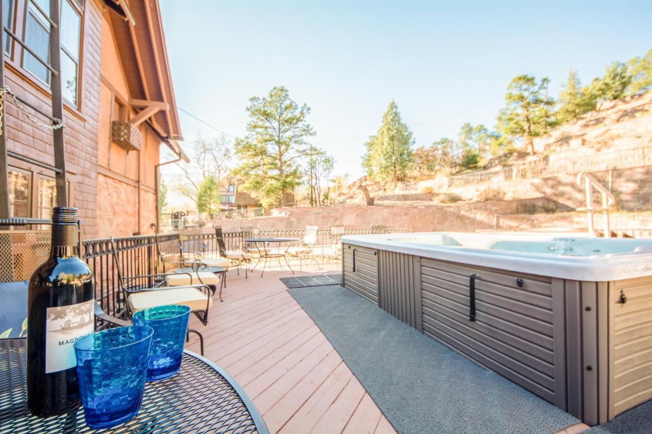 The Onaledge Historic Lodge Of Manitou Springs Exterior photo