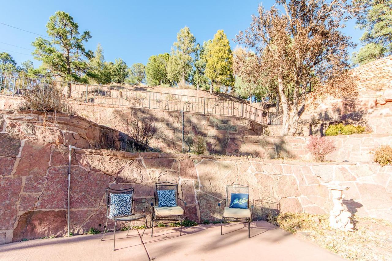 The Onaledge Historic Lodge Of Manitou Springs Exterior photo