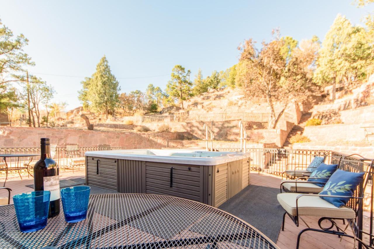 The Onaledge Historic Lodge Of Manitou Springs Exterior photo